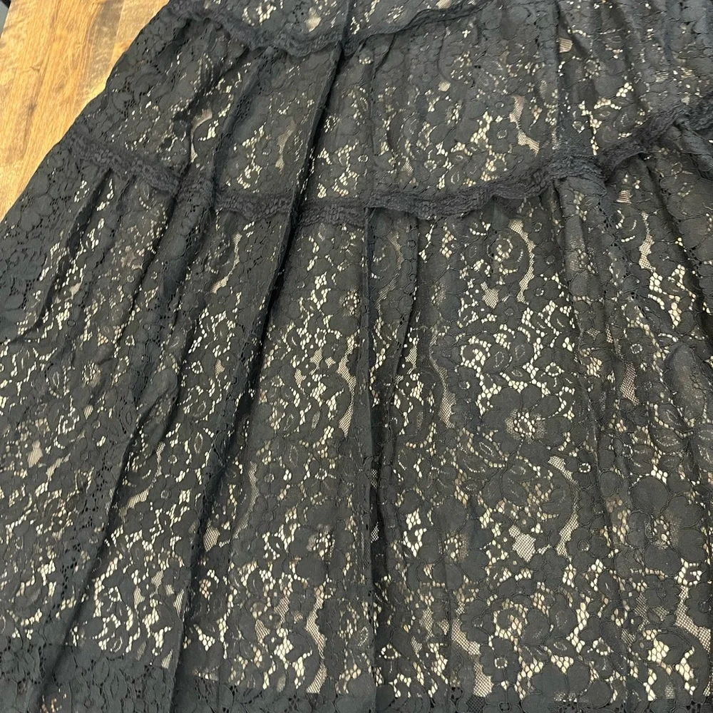 Absolutely Stunning Black Lace Off-the-Shoulder Midi Dress (S) - Picture 4 of 5
